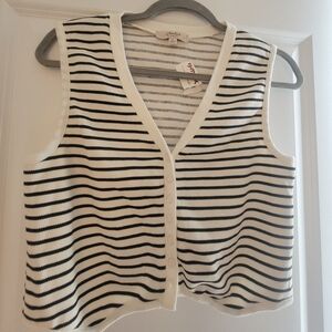 Cropped Button-Down Sweater Vest (XL)